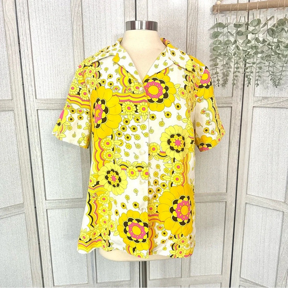 Groovy Vtg 70s Yellow Daisy Psychedelic Print Button Blouse No Tag Measures L - Picture 1 of 10